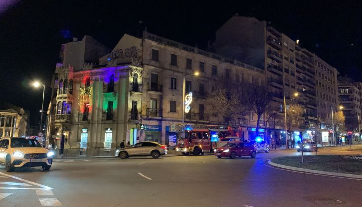  Una fuga de agua en un edificio de Plaza España requiere la intervención de los Bomberos