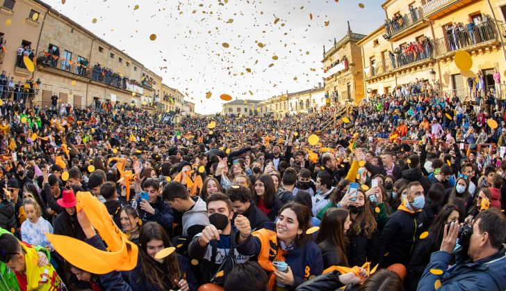 Concluye el esperado «Campanazo» del Carnaval del Toro de Ciudad Rodrigo, con el ruedo de la plaza lleno de gente
