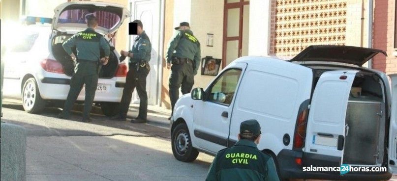  Dos detenidos en una operación antidroga en Carbajosa que se salda con la incautación de dos kilos de cocaína y varios vehículos de alta gama