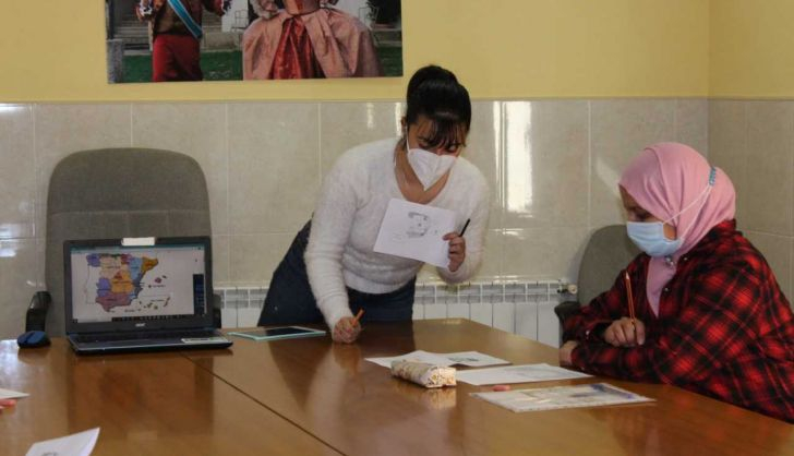  Treinta y siete personas participan en los cursos de alfabetización de la Fundación Ciudad Rodrigo