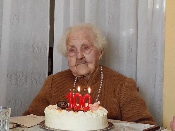  Rosenda celebra sus cien años en Valderrodrigo