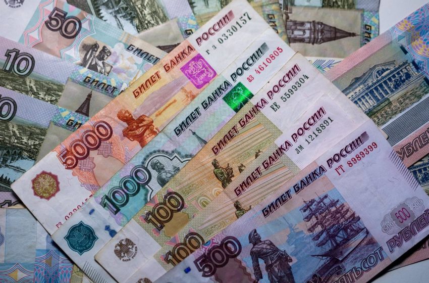  Ucrania prohíbe los pagos con rublos y realizar transacciones con Rusia y Bielorrusia