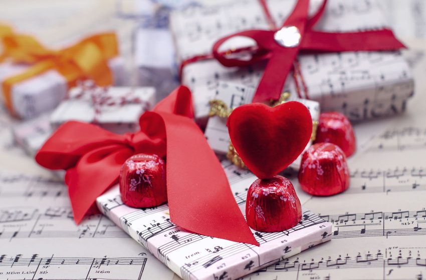  El Ayuntamiento de Villares de la Reina realiza una campaña de apoyo al comercio local ‘Comercio con Corazón’, por San Valentín