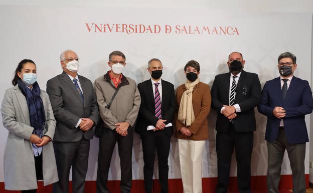 Francisco Herrera, rector de la UNAH; José Matheu, ministro de Salud; Ricardo Rivero, rector de la Universidad de Salamanca; Efrem Yildz, vicerrector de Relaciones Internacionales; y otros miembros de delegación. 