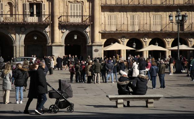 Ambiente en la plaza mayor de Salamanca. 