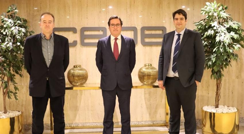  Diego García se reúne con los presidentes de CEOE y CEPYME