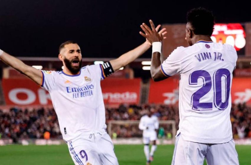  Benzema y Vinicius refuerzan el liderato del Real Madrid con una goleada en Mallorca (0-3)