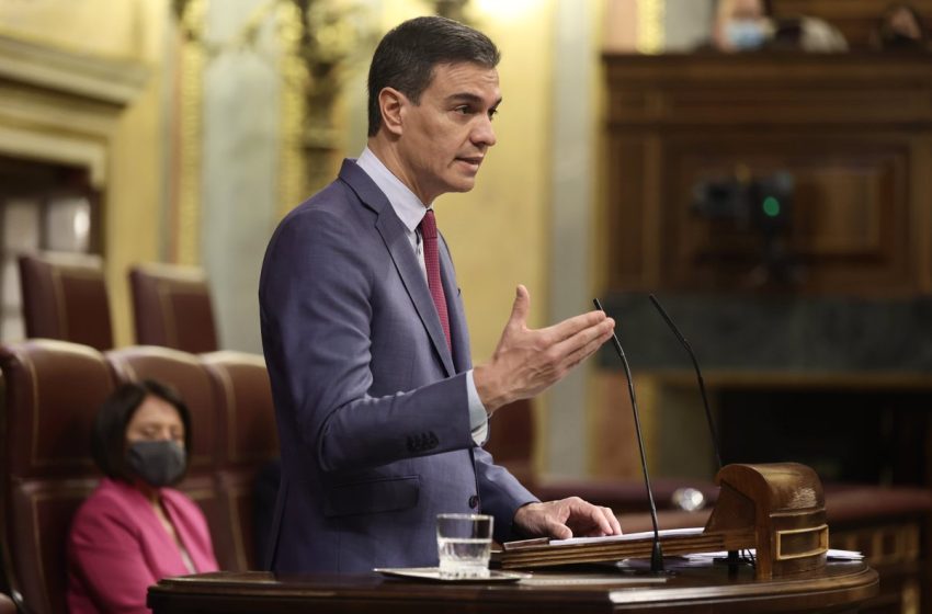  Sánchez rectifica y anuncia que España entregará material militar ofensivo a la «resistencia ucraniana»