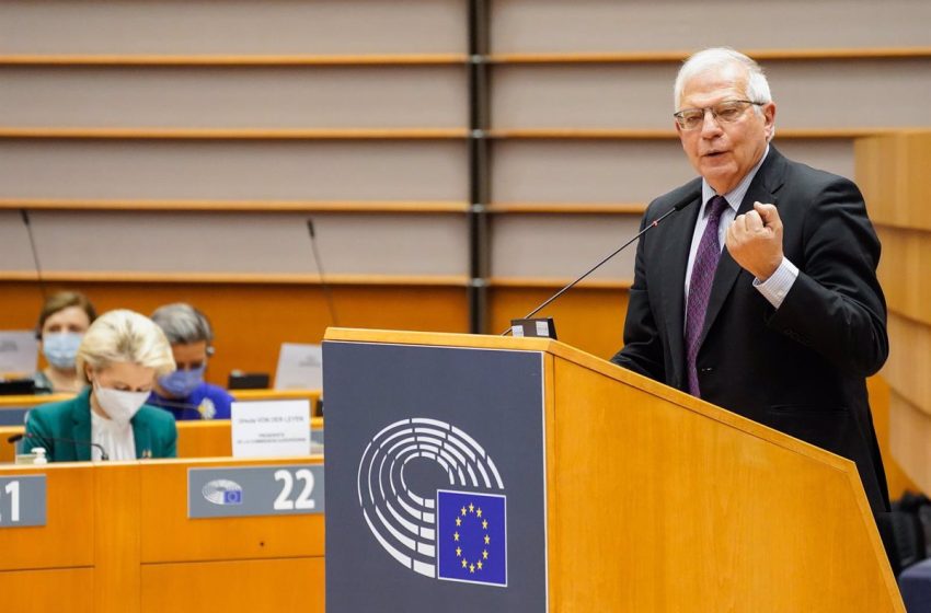  Borrell pide a los europeos bajar la calefacción: «Disminuyan la dependencia de quien ataca a Ucrania»