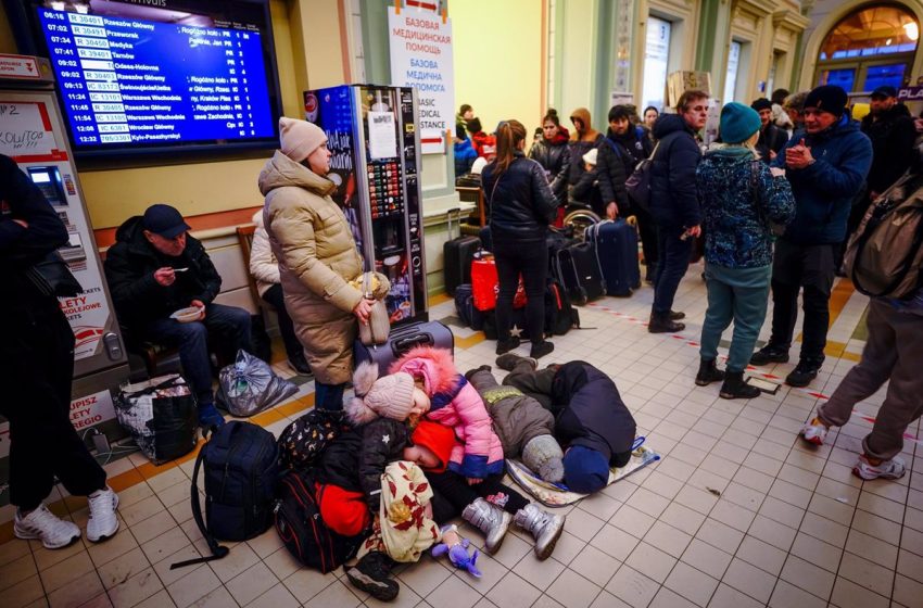  España ya ha acogido a más de 1.000 ciudadanos ucranianos que huyen de la guerra