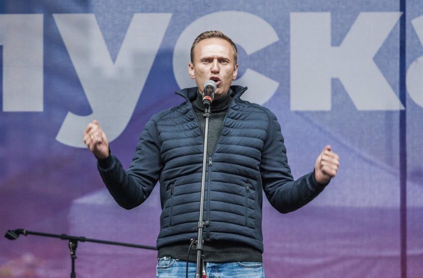  El opositor Alexei Navalni es condenado a otros nueve años de cárcel por fraude y desacato