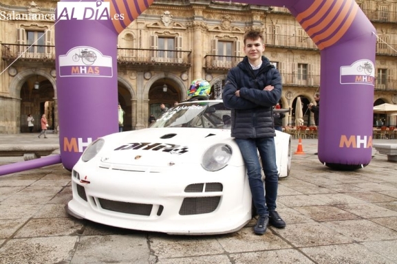  Félix Aparicio, el salmantino que es el campeón de España de Turismos más joven de la historia