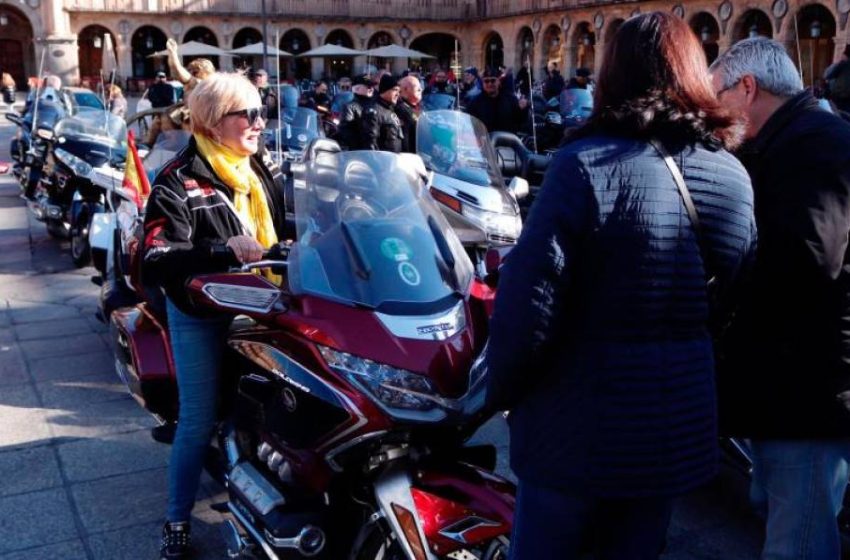  La Plaza Mayor se vuelve motera y acoge el Iberian Meeting de motos Honda Goldwing
