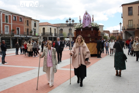  Vecinos y fieles acompañan a la Virgen de la Misericordia en su esperada y retomada procesión