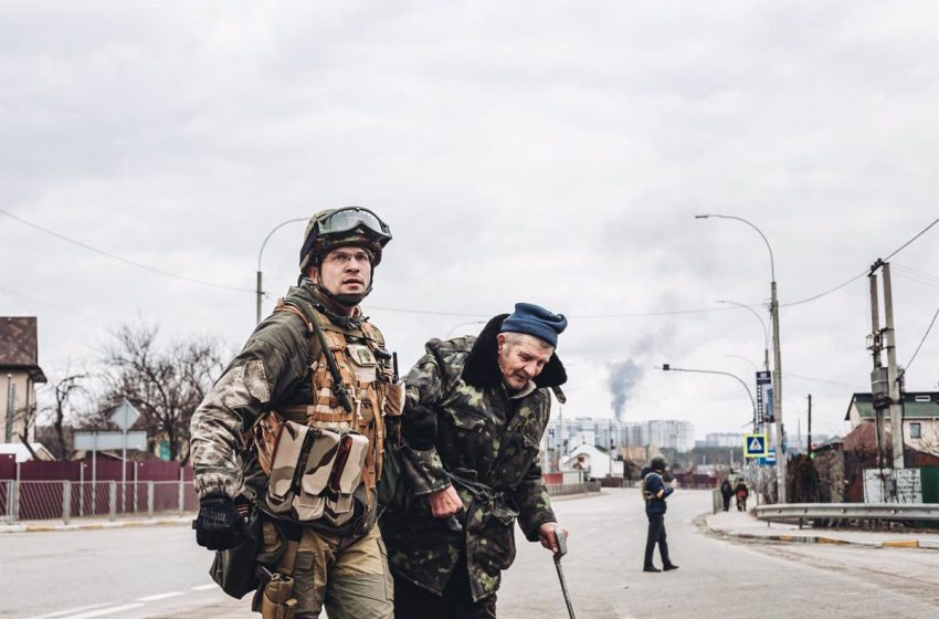  Las Fuerzas Armadas de Ucrania aseguran que las fuerzas rusas centran sus esfuerzos en Mariúpol, Izium y Donetsk