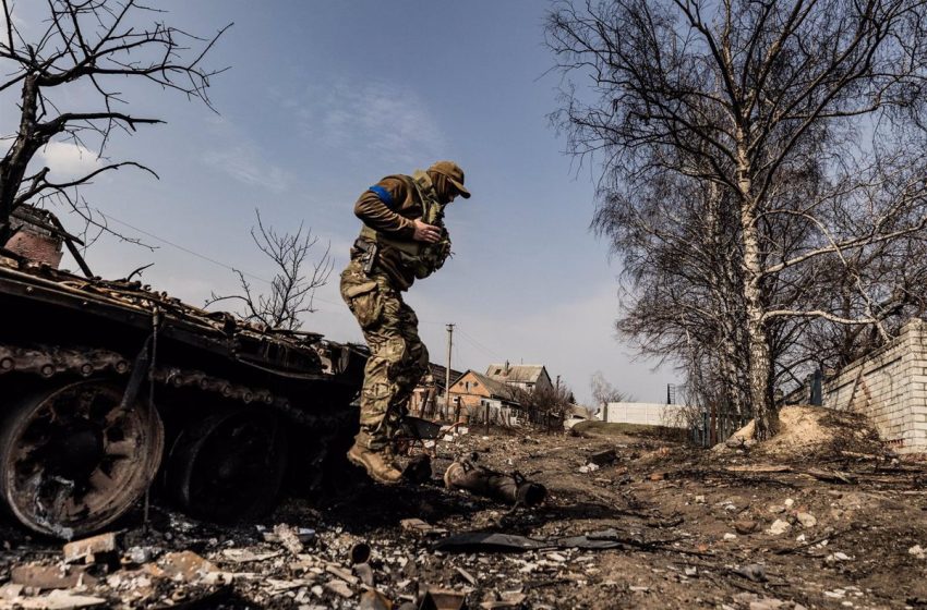  Rusia acusa a Ucrania de bombardear desde helicópteros una localidad fronteriza