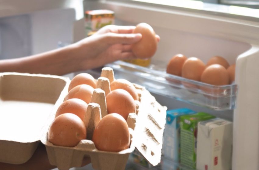  ¿Guardas los huevos en la nevera pero los compras en el estante del supermercado? ¿Dónde hay que conservarlos realmente?
