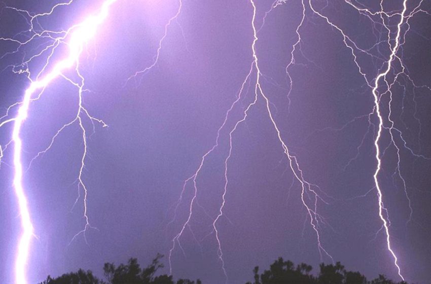  Las tormentas descargan 60 rayos sobre Castilla y León en tres horas