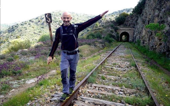  El periodista Antonio Lobato queda prendado del Camino de Hierro