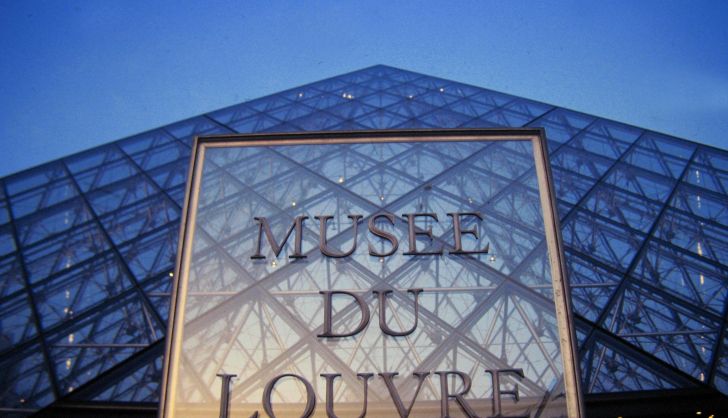  Un visitante del Louvre ‘ataca’ a ‘La Gioconda’ con una tarta