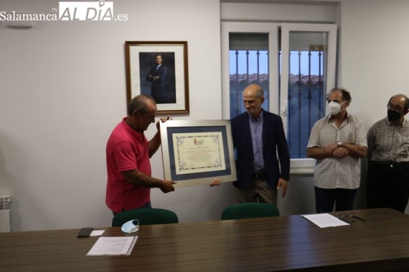  El Ayuntamiento de Pereña nombra Hijo Predilecto de la localidad al doctor de Neumología Miguel Barrueco