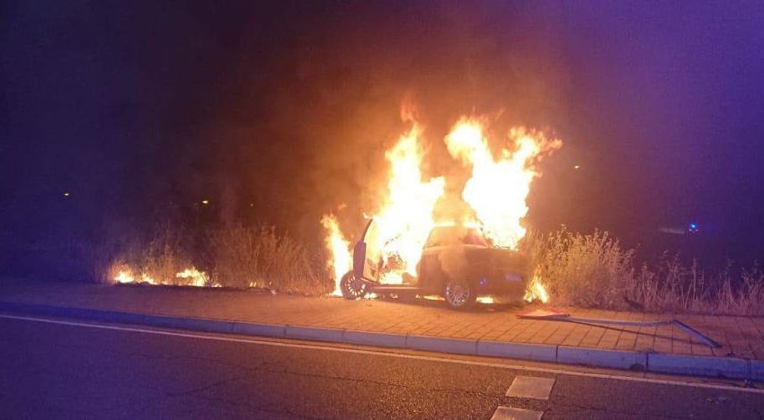  Arden tres coches en diferentes zonas de Salamanca durante la madrugada de este sábado