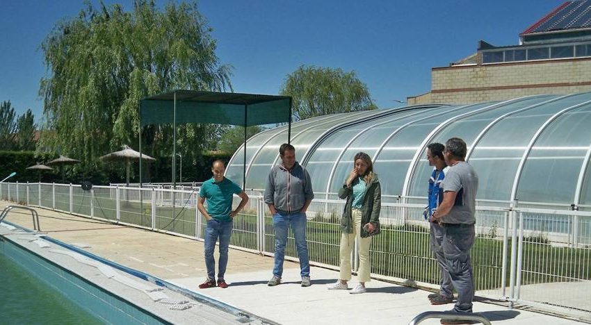  El Ayuntamiento de Santa Marta pone a punto la piscina municipal con la vista puesta en el verano