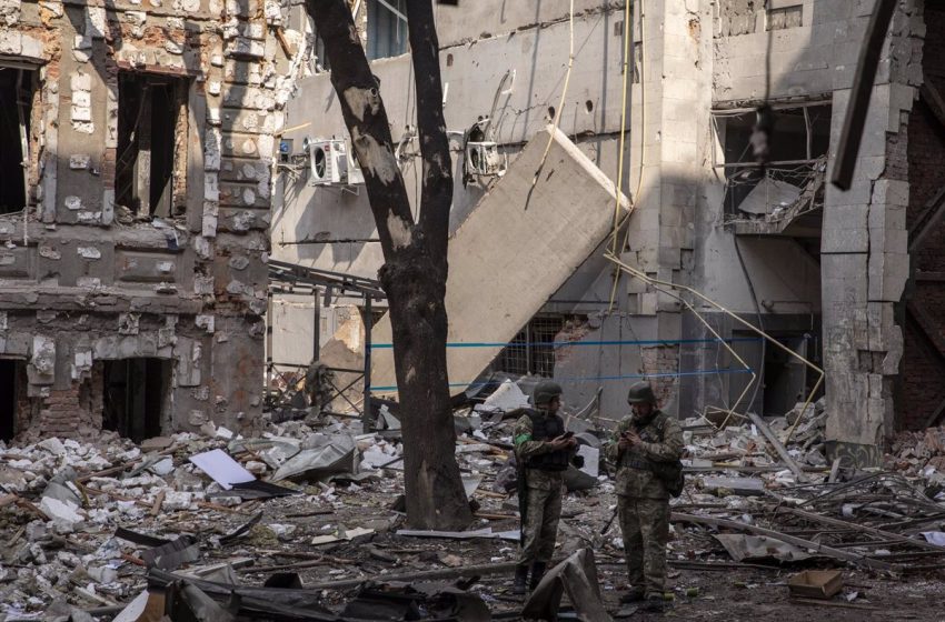  Al menos diez muertos tras un ataque de las fuerzas rusas sobre una fábrica en Donetsk