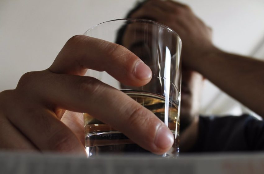  Las ganas de beber aumentan después de consumir alcohol durante un período de abstinencia