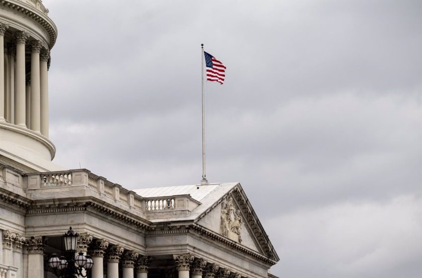  La Cámara Alta de Estados Unidos progresa con el paquete de asistencia a Ucrania tras el veto de un senador republicano