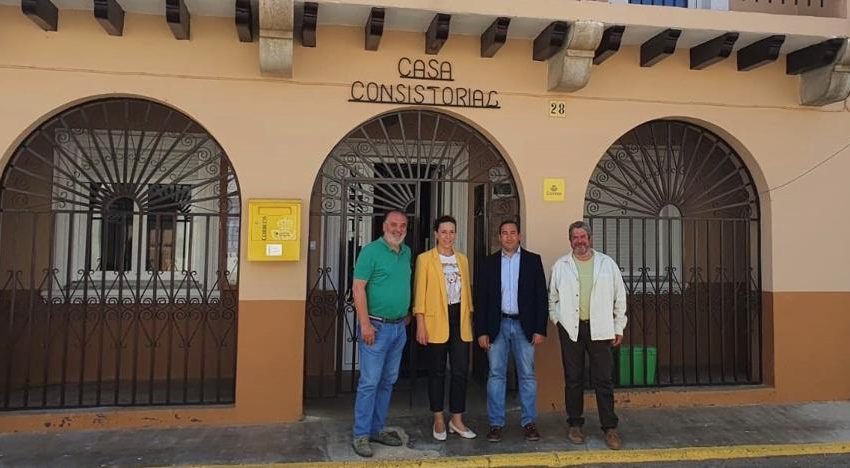  Eloy Ruiz elogia la labor de los alcaldes para facilitar servicios en su visita a Matilla y Villalba