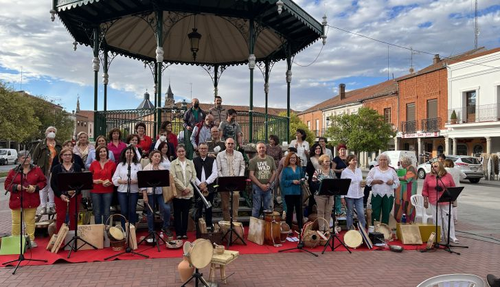  Los grupos de canto y percusión de, Peñaranda, Alba y Villares recuperan canciones tradicionales de la provincia