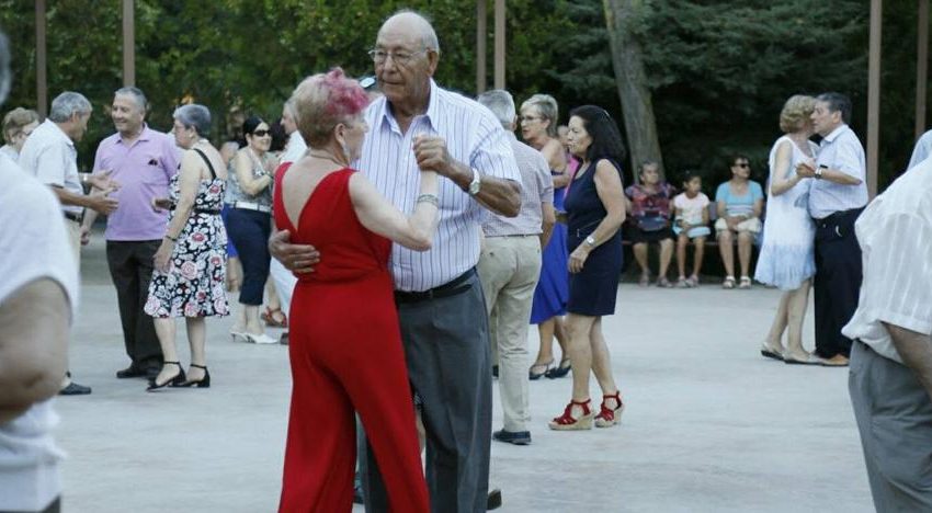  Los bailes de verano para mayores regresan al Parque de los Jesuitas de Salamanca tras la pandemia