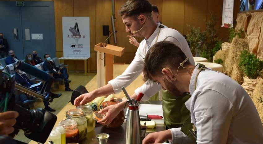  Diez cocineros, cinco de ellos salmantinos, en la semifinal del IV Concurso de Cocina con Ibérico