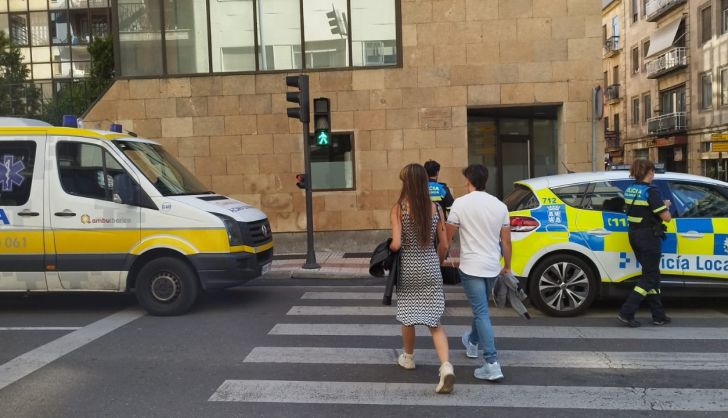  Trasladada al hospital una persona mayor después de sufrir una caída en la Avenida de Italia