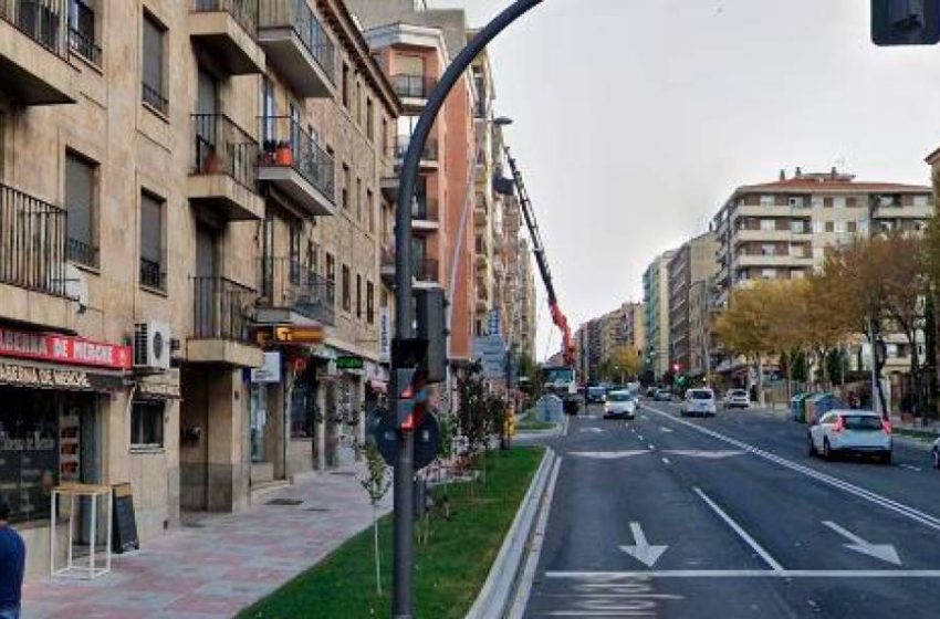  Un hombre de 59 años recibe dos puñaladas en el paseo de Canalejas a plena luz del día
