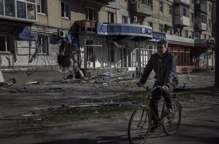  Ucrania denuncia que las fuerzas de Rusia «sólo destruyen» en el marco de su ofensiva en el este del país