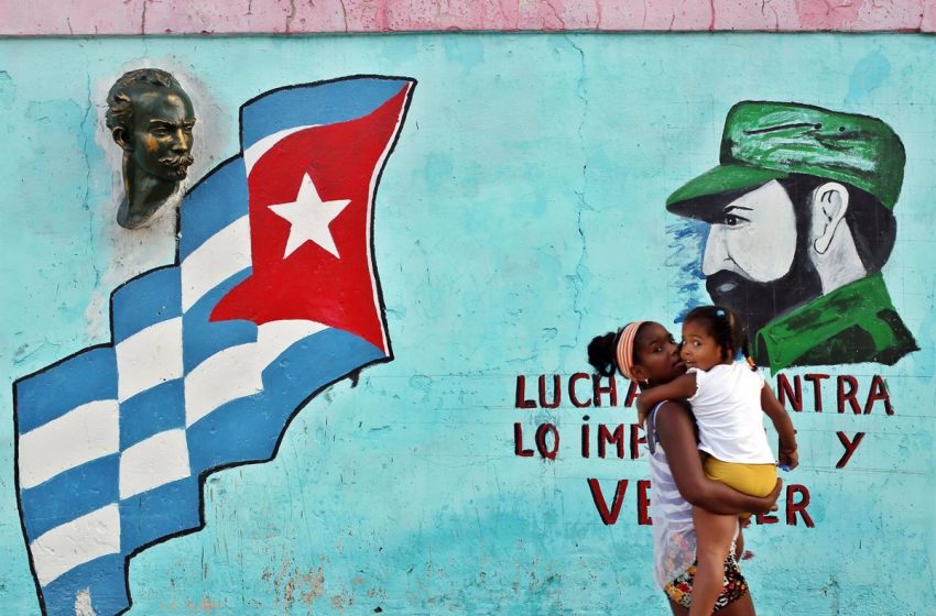  Cuba condena a más de 70 personas por participar en las protestas del 11 de julio