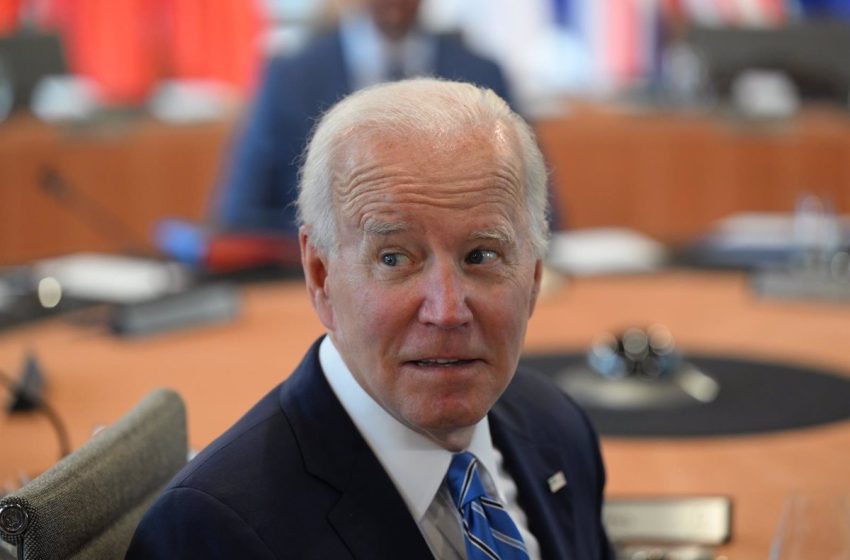  Biden acusa a Rusia de torturas y condena el «bárbaro» ataque contra un edificio de viviendas en Kiev