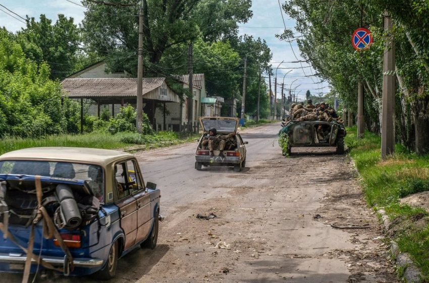  Ucrania afirma que las fuerzas rusas intentan «bloquear» la ciudad de Lisichansk, en Lugansk