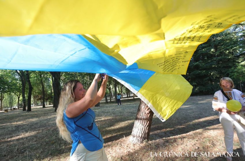  Los refugiados ucranianos de Salamanca celebran el día de la Constitución