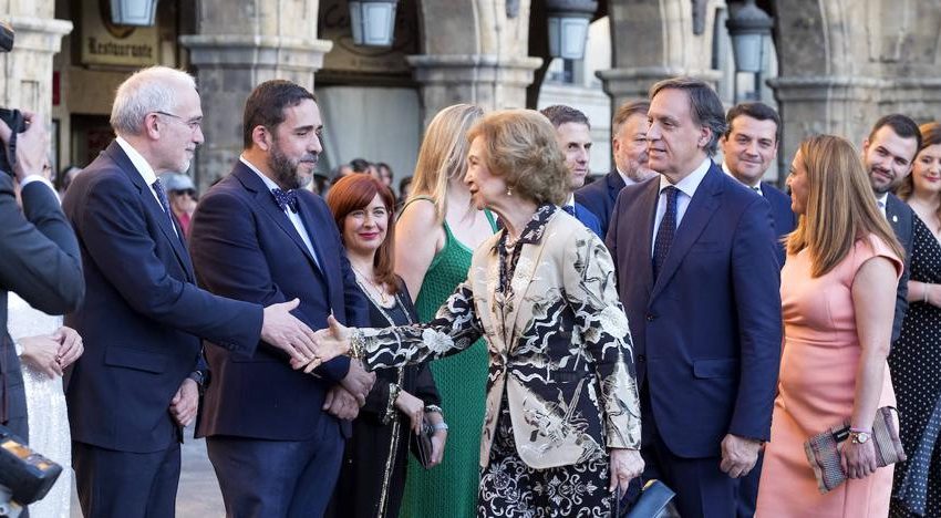  La reina Sofía preside el concierto de la orquesta de cámara Freixenet en el Plaza Mayor de Salamanca