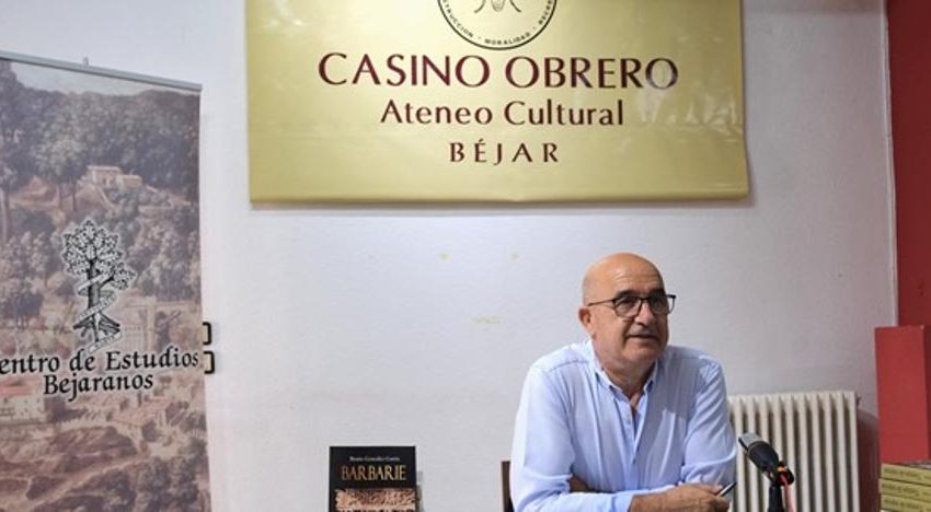  El escritor salmantino Benito González García presenta en Béjar su novela «Barbarie»