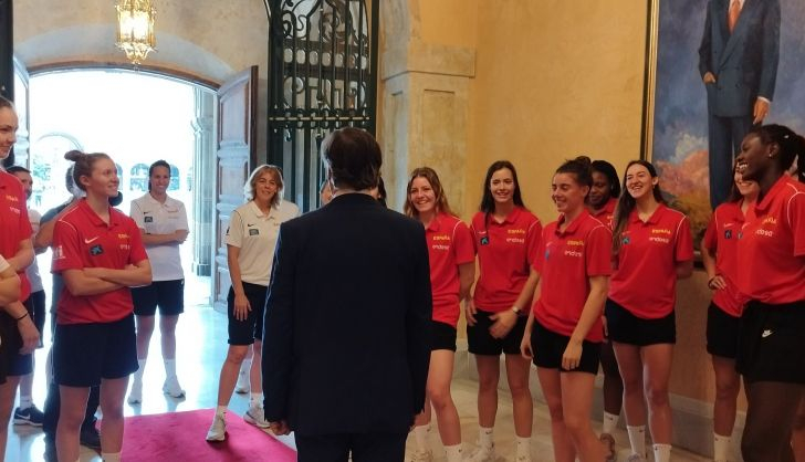  El alcalde de Salamanca recibe a la Selección sub17 tras disputar el Torneo Internacional en la capital