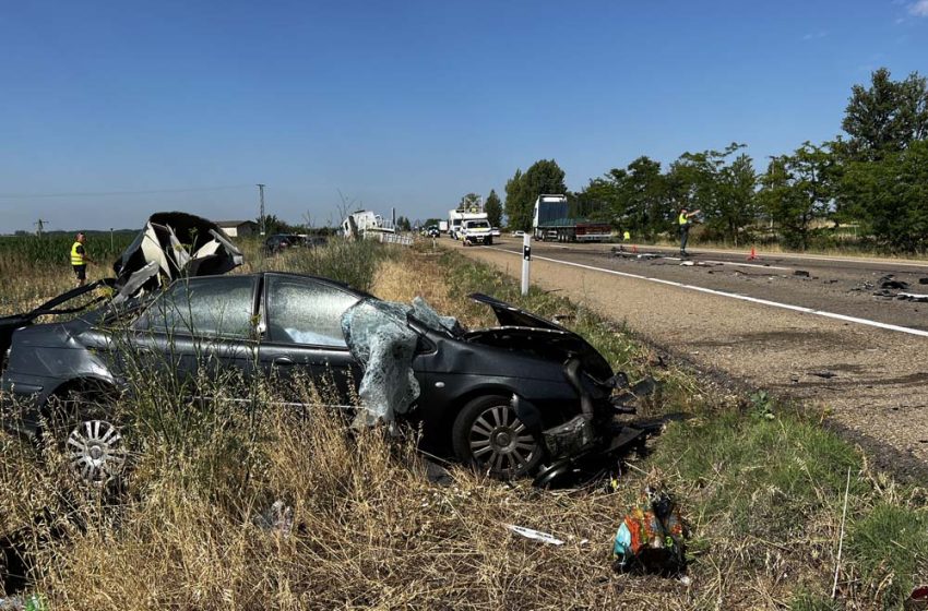  Muere un conductor de 25 años tras chocar con un camión