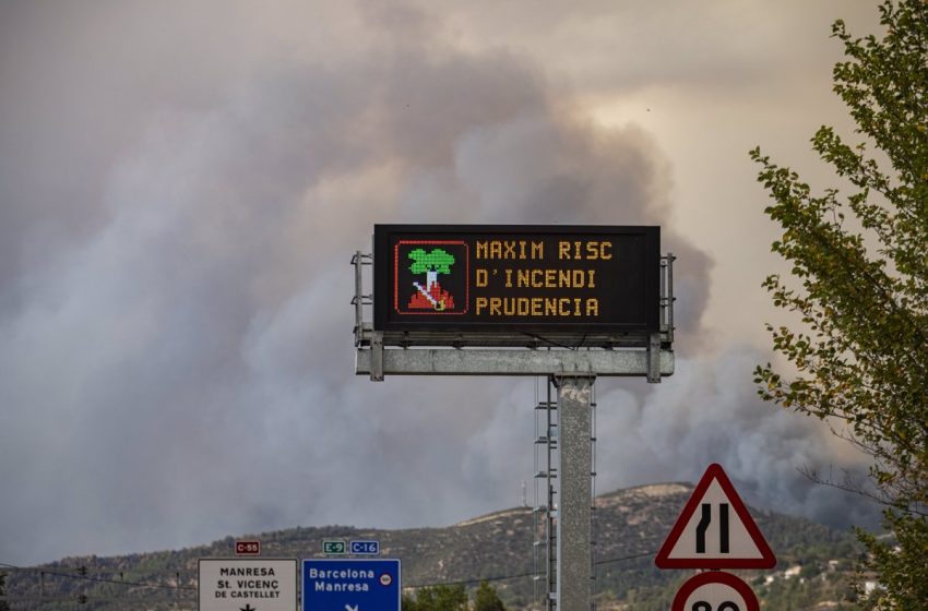  El Gobierno despliega un amplio dispositivo para extinguir los incendios de este domingo