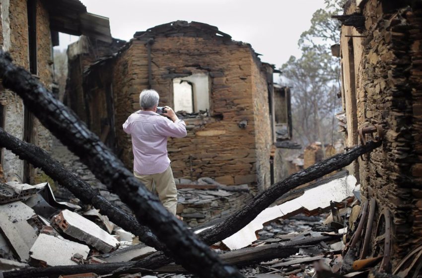  Ascienden a 22.500 las hectáreas quemadas por la ola de incendios en Galicia