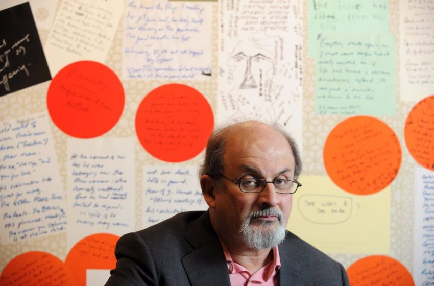  Retiran el respirador a Salman Rushdie tras el apuñalamiento durante una presentación