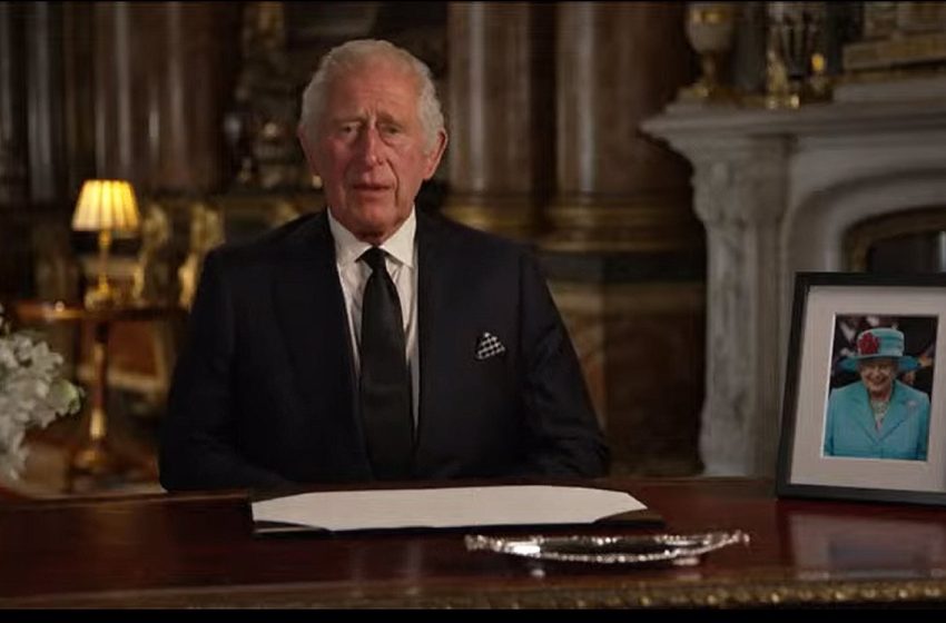  Carlos III renueva el compromiso vitalicio de su madre con la monarquía en un mensaje de «dolor» y «gratitud»