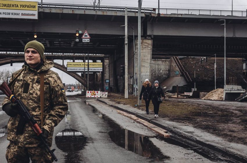  Ucrania dice que las tropas rusas «intentan fortalecer la primera línea de defensa» en Donetsk y Zaporiyia